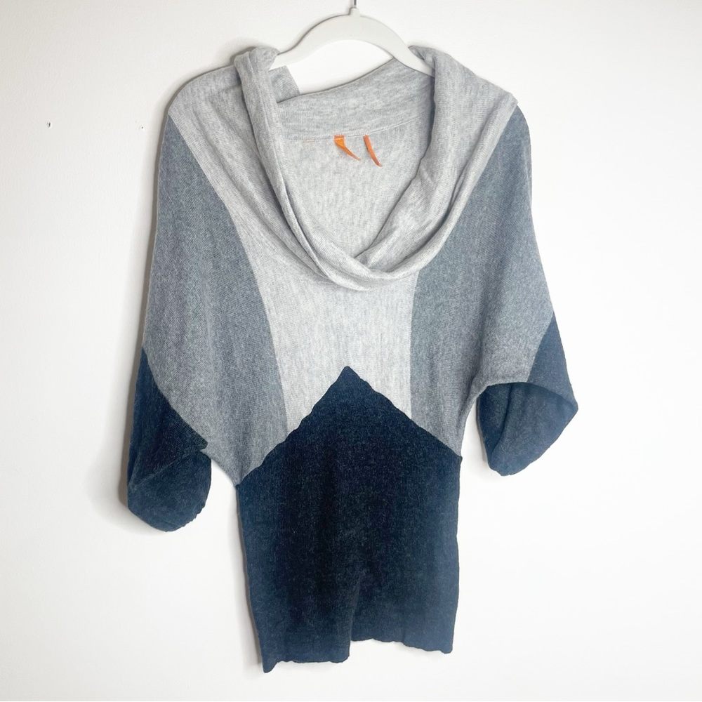 Anama Sweater cowl neck